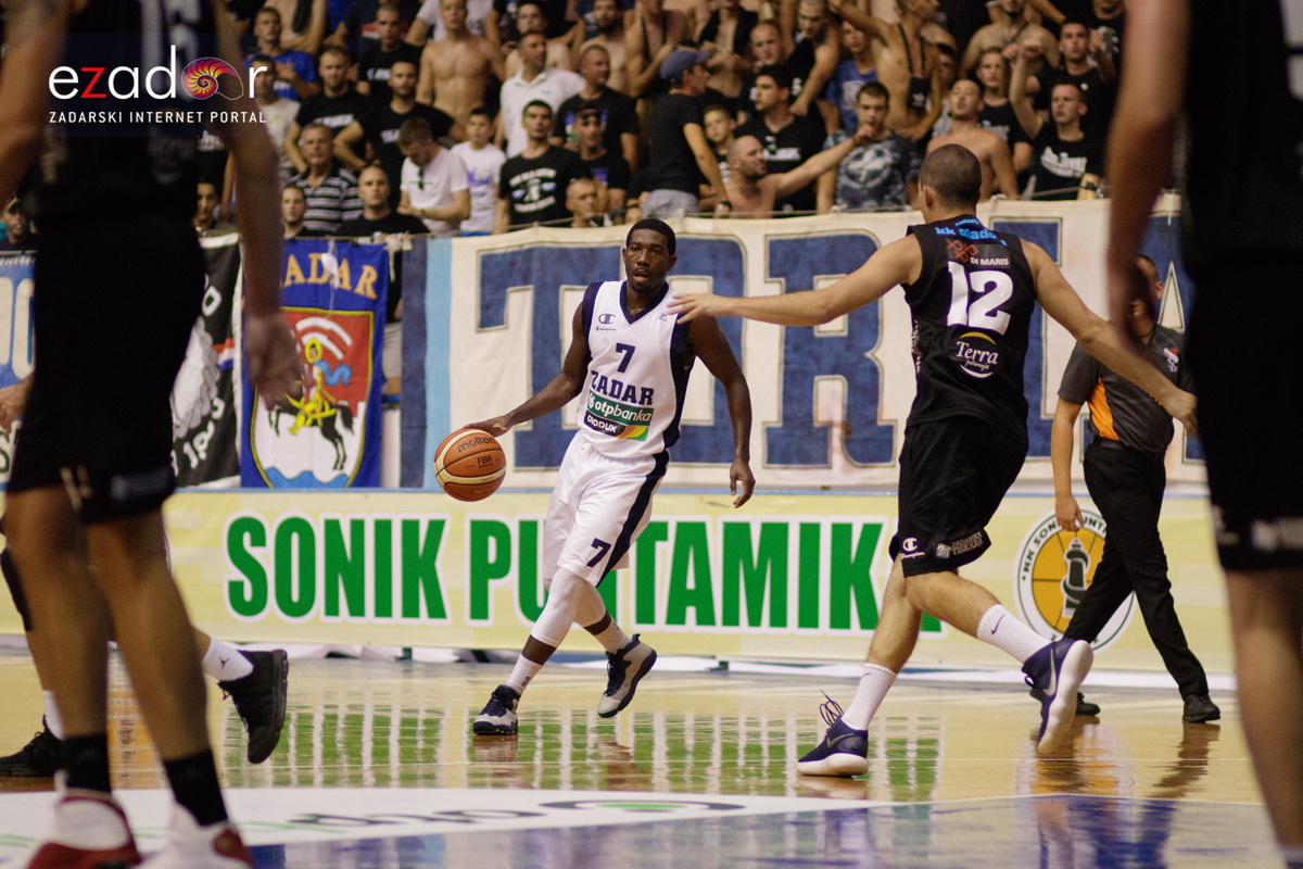Humanitarna utakmica u Jazinama: KK Zadar – KK Diadora Humanitarna utakmica u Jazinama: KK Zadar – KK Diadora