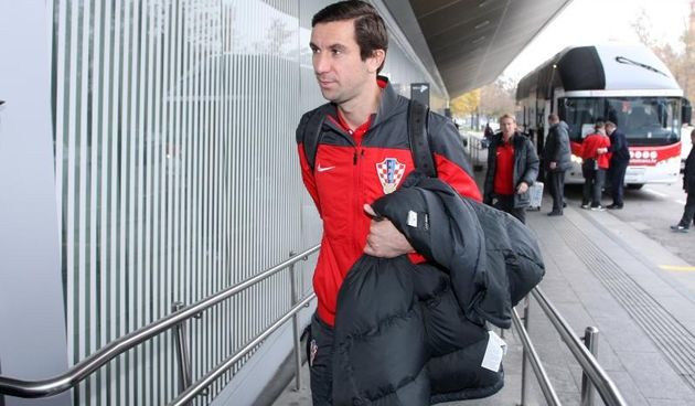 Zagreb – Odlazak hrvatske nogometne reprezentacije iz zracne luke Zagreb u Milano na kvalifikacijsku utakmicu za Europsko prvenstvo protiv Italije. Dario Srna. Photo: Luka Stanzl/PIXSELL