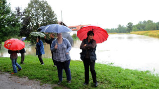 Rijeka Krapina se izlila iz svog korita nakon nekoliko dana neprekinutih kiša te je poplavila kuće i podrume u Zaprešiću, a vodostaj rijeke Save i dalje raste, Foto: Damir Krajac / CROPIX