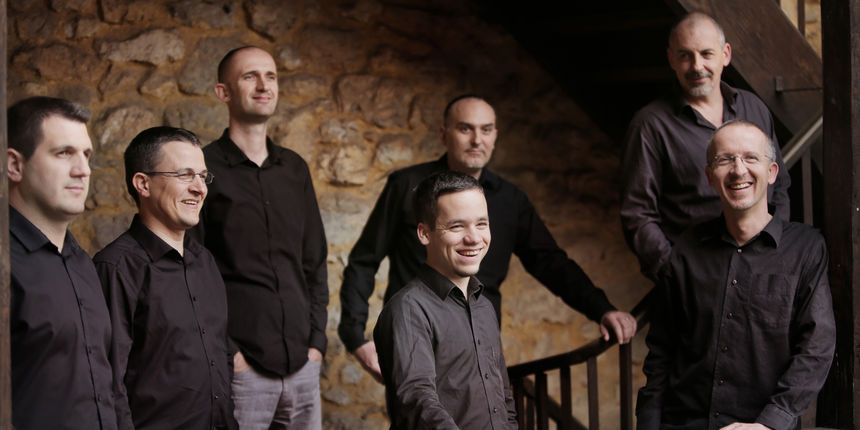 Klapa Kampanel sve obožavatelje i ljubitelje klapske pjesme podsjeća na važnost ljubavi! Klapa Kampanel sve obožavatelje i ljubitelje klapske pjesme podsjeća na važnost ljubavi!