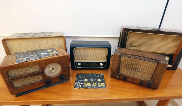 Hrvatsko muzejsko drustvo organizira jubilarnu desetu Noc muzeja pod nazivom Izumi i otkrica – Nikola Tesla univerzalni um. U jubilarnoj 10. Noci muzeja i Gradski muzej Drnis pripremio je prigodan program pod nazivom Tesla u eteru. Naime, jedan od veliki