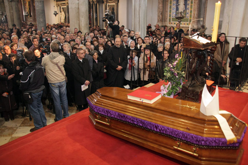 Posljednji ispraćaj nadbiskupa Marijana Oblaka