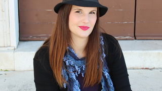 Visnja Knezevic izraduje predivne narukvice Visnja Knezevic izraduje predivne narukvice