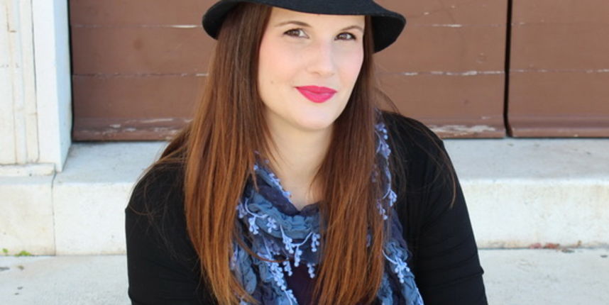 Visnja Knezevic izraduje predivne narukvice Visnja Knezevic izraduje predivne narukvice