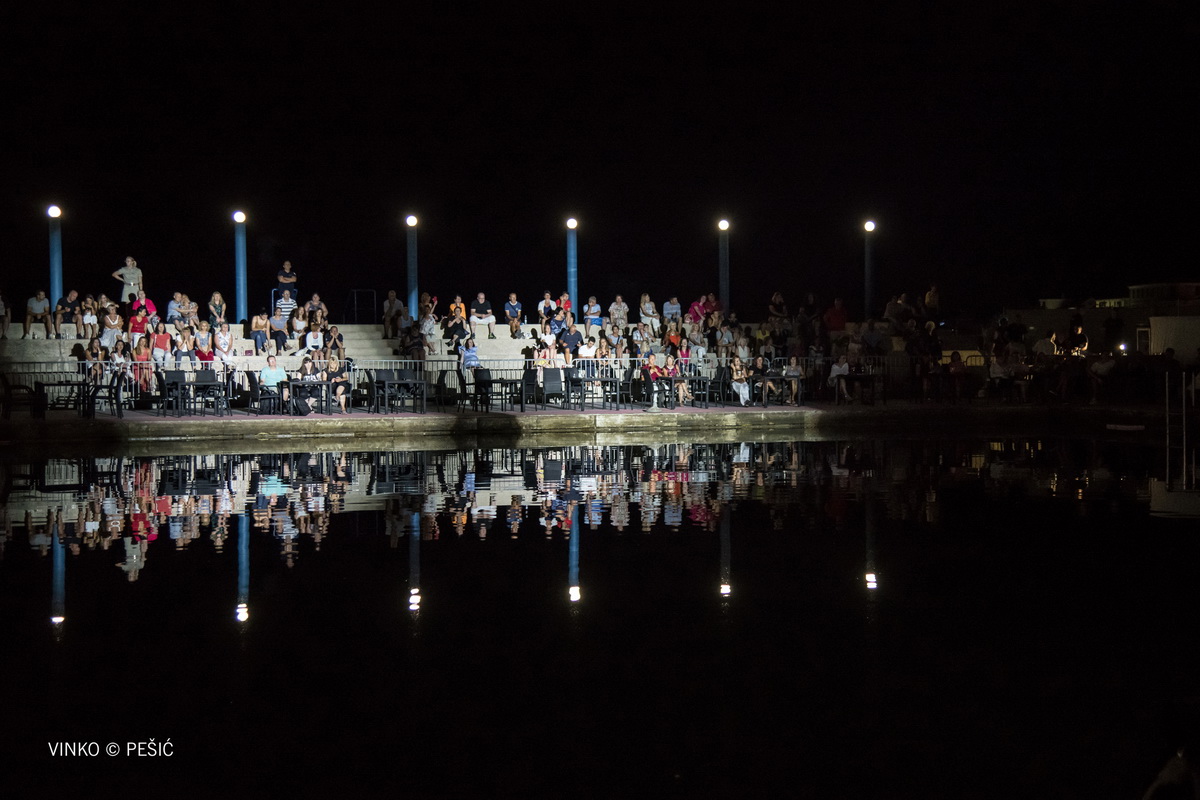 Zorica Kondža i klapa Cambi @ bazen Ilirije u Biogradu