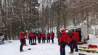 Pripadnici HGSS-a održali zimsku vježbu Velebit 2022. podno vrha Visočica Pripadnici HGSS-a održali zimsku vježbu Velebit 2022. podno vrha Visočica