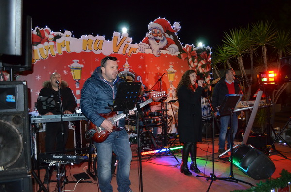 Advent na Viru: Sveta Luce razveselila virske mališane, upaljena treća adventska svijeća Advent na Viru: Sveta Luce razveselila virske mališane, upaljena treća adventska svijeća