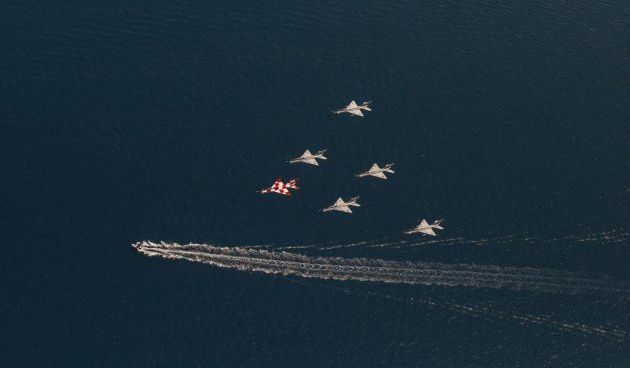 Šest MIG-ova na čelu s ‘popularnom kockicom’ preletjelo zadarski kanal: evo kako je izgledao pozdravni prelet naših borbenih aviona