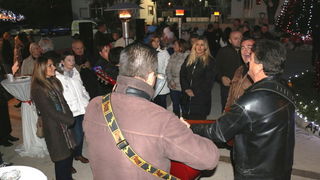 Paljenjem prve adventske svijeće i prigodnim zabavnim programom započela manifestacija Advent na otoku Viru