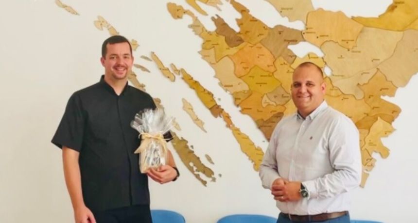 Općina Preko, župnik