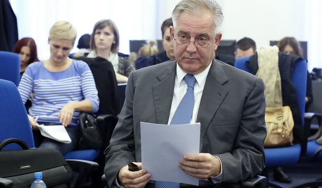 Zagreb, 131112.Zupanijski sud.Iznosenjem obrane, nastavljeno je sudjenje bivsem premijeru RH Ivi Sanaderu u slucajevima Hypo i Ina-Mol.Na fotografiji: Ivo Sanader.Foto: Damjan Tadic / CROPIX