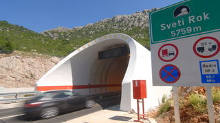 Zadar, 300509.
Danas je na odmoristu Marune odrzana svecanost otvaranja tunela Mala Kapela i Sv.Rok. Svecanosti su prisustvovali: Stipe Zrilic, Mario Lovricevic, Jurica Prskalo, Bozidar Kalmeta, Darko Milinovic, Zdravko Livakovic, Zvonimir Vrancic.
Foto :