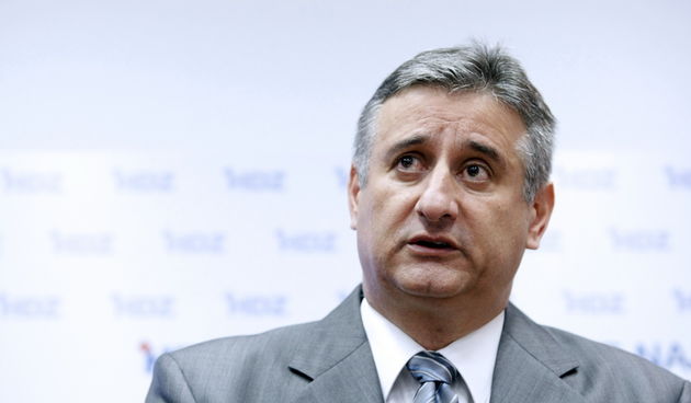 Zagreb, 191012.
Trg Hrvatskih velikana.
Press konferencija HDZ-a na kojoj je predsjednik Tomislav Karamarko iznio svoje stajaliste u vezi s aktualnim gospodarskim i politickim pitanjima.
Na fotografiji: Tomislav Karamarko.
Foto: Goran Mehkek / CROPIX