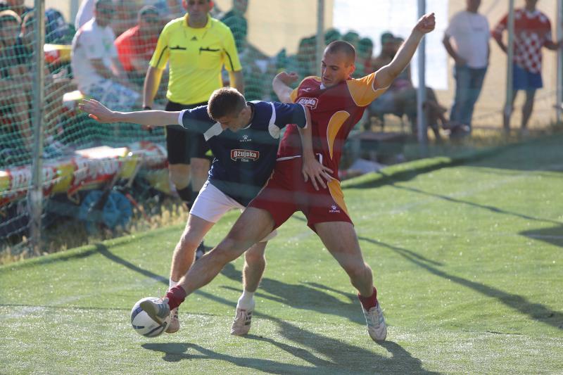 Na zadarskoj plaži Kolovare odigran je malonogometni turnir “Ožujsko kup 2014.”, Photo: Filip Brala/PIXSELL Na zadarskoj plaži Kolovare odigran je malonogometni turnir “Ožujsko kup 2014.”, Photo: Filip Brala/PIXSELL
