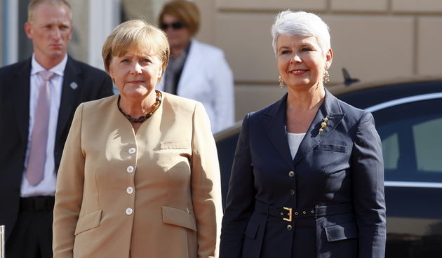 Zagreb, 220811.
Markov trg, Banski dvori.
Na poziv predsjednice Vlade Republike Hrvatske Jadranke Kosor, danas je u posjet Hrvatskoj dosla kancelarka Savezne Republike Njemacke Angela Merkel.
Na slici: Angela Merkel i Jadranka Kosor.
Foto: Goran Mehkek /