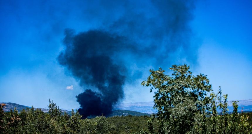 Požar u blizini autoceste A1 Požar u blizini autoceste A1