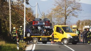 Jošani: Tri osobe poginule u frontalnom sudaru između dva automobila Jošani: Tri osobe poginule u frontalnom sudaru između dva automobila