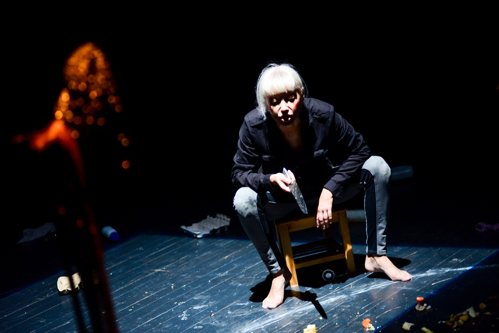 “Ana i Ona” naziv je predstave čijom je premijerom sinoć u zadarskom Kazalištu lutaka započela umjetnička revija pod nazivom “Nosi se Teatro Verrdi”.