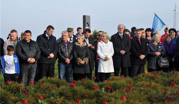 Na Ovčari komemoracija u povodu 24. obljetnice ubojstva 200 ranjenika i civila, Foto: HINA