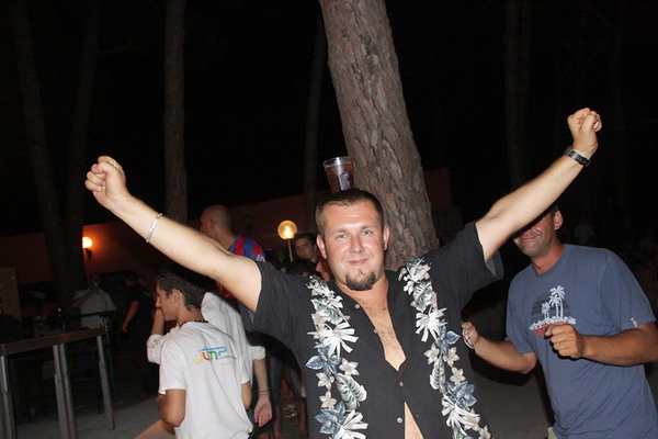 Biograd na Moru 17. srpnja 2009: Nastup Mladena Grdovica u diskoteci Marina Biograd na Moru 17. srpnja 2009: Nastup Mladena Grdovica u diskoteci Marina