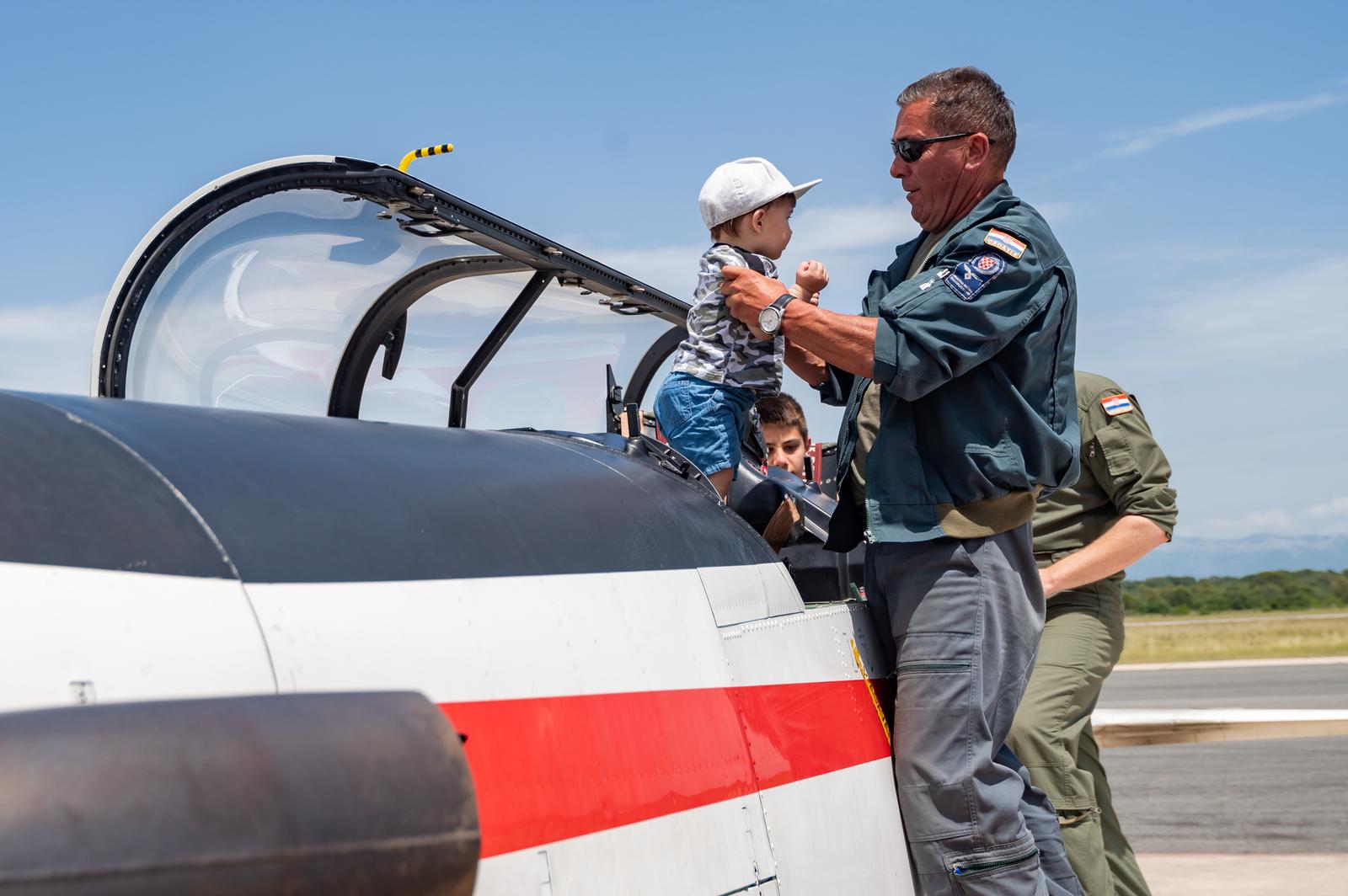 Dan otvorenih vrata vojarne u Zemuniku Dan otvorenih vrata vojarne u Zemuniku