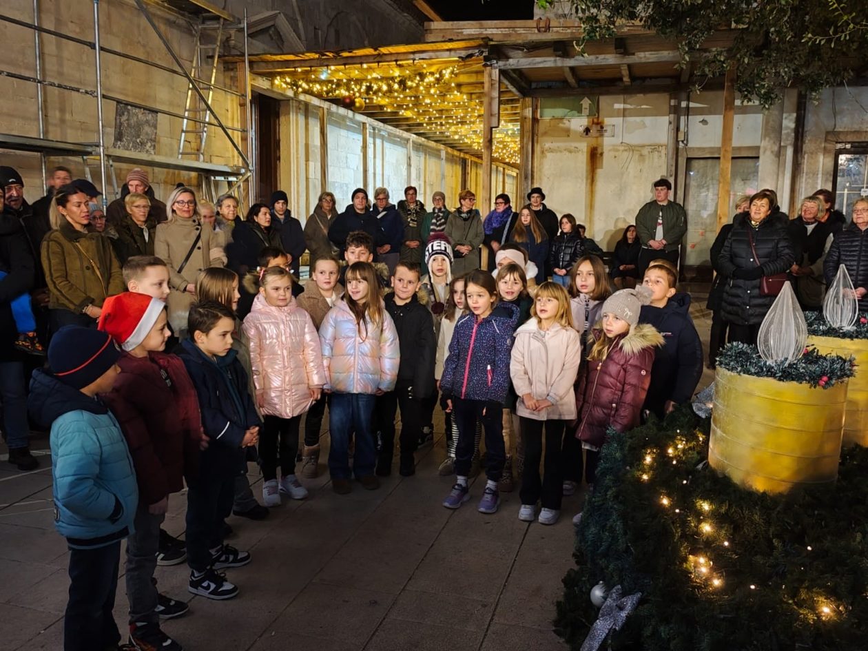 Otvorenje Adventa u Pagu