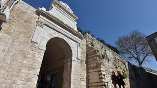 Image 378881 (auto) Image 378881 (auto)