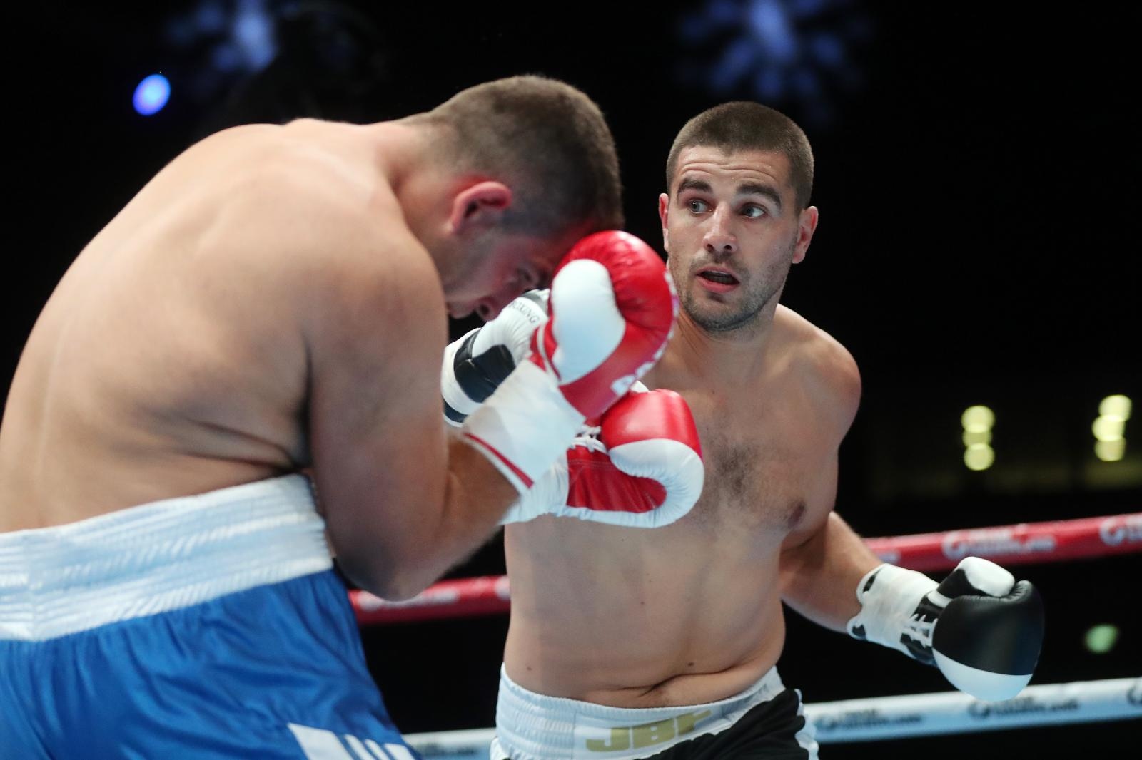 Josip Bepo Filipi pobjedio Srbina Predraga Jevtića u prvom profesionalnom meču