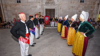 Etno večer s KUD Družina u Pagu Etno večer s KUD Družina u Pagu