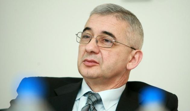 Tiskovna konferencija mirovinskih fondova. Damir Grbavac Reiffeisen mirovinski fondovi.