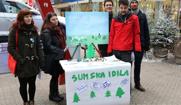 Zelena akcija u Zagrebu organizirala prikupljanje donacije za kampanju Svim’ na Zemlji, daruj drvce!