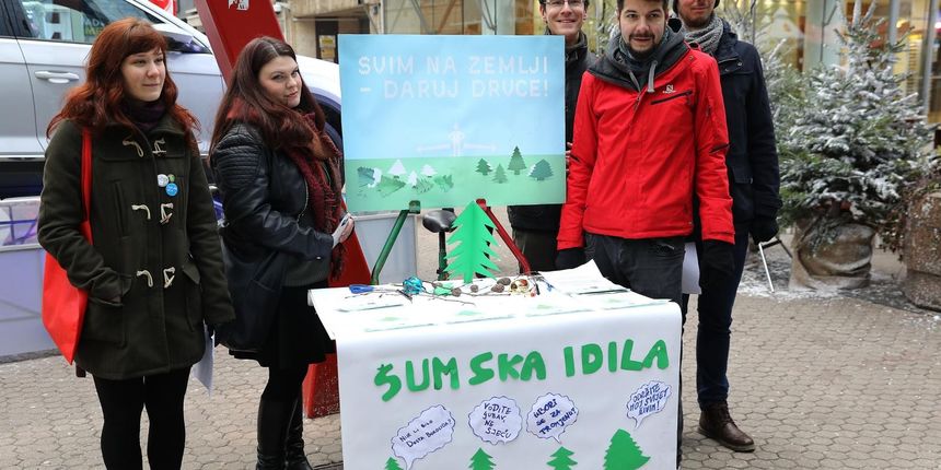 Zelena akcija u Zagrebu organizirala prikupljanje donacije za kampanju Svim’ na Zemlji, daruj drvce!