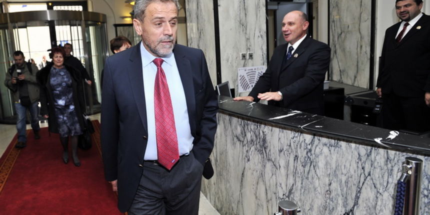 Zagreb, 121111.
Parlamentarni izbori 2011.
Sabor RH.
Nezavisni kandidat za predstojece parlamentarne izbore, Milan Bandic, i nositelji njegove nezavisne liste za prvu, drugu, sestu i sedmu izbornu jedinicu, Jelena Pavicic Vukicevic, Miodrag Demo i Slavko Zagreb, 121111.
Parlamentarni izbori 2011.
Sabor RH.
Nezavisni kandidat za predstojece parlamentarne izbore, Milan Bandic, i nositelji njegove nezavisne liste za prvu, drugu, sestu i sedmu izbornu jedinicu, Jelena Pavicic Vukicevic, Miodrag Demo i Slavko