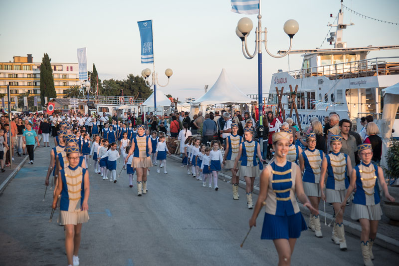 11. Gastol stol na biogradskoj rivi. Foto: Vinko Pešić 11. Gastol stol na biogradskoj rivi. Foto: Vinko Pešić