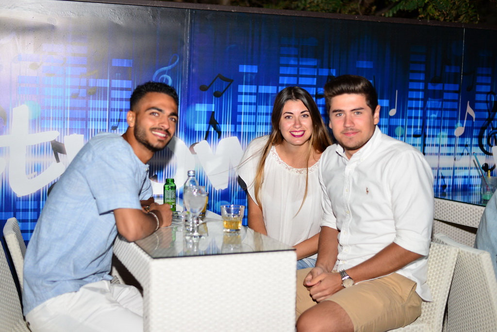 Nostromo & Vagabundo Vir: DJ Djuka i Led robot Nostromo & Vagabundo Vir: DJ Djuka i Led robot