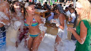 Odbojkaški turnir i pjena party u Bibnjama, foto: Leo Banić