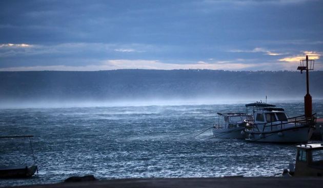 Orkanska bura mjestimice dostiže brzinu od 200 kilometara na sat, foto: Filip Brala/PIXSELL