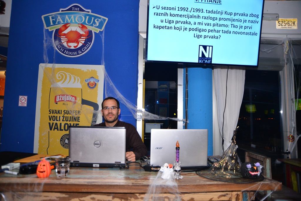 Famous Bar: 1. kolo Lige sportskog kviza “Nogometne ikone” 27. listopada 2016. Foto. Iva Perinčić Famous Bar: 1. kolo Lige sportskog kviza “Nogometne ikone” 27. listopada 2016. Foto. Iva Perinčić