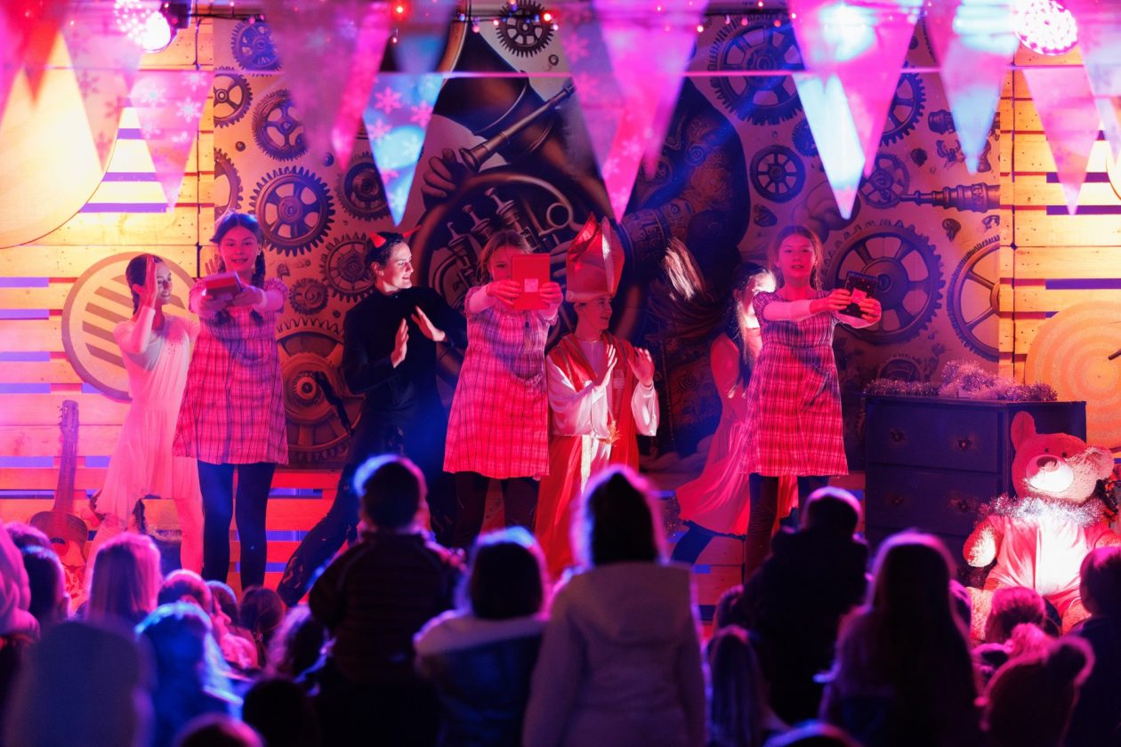 dječja predstava o svetom Nikoli, Božićni gramofon na Pijaci dječja predstava o svetom Nikoli, Božićni gramofon na Pijaci