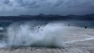 Igra valova na zadarskoj rivi 7. studenog 2014.  Foto: Roberto Lerga
