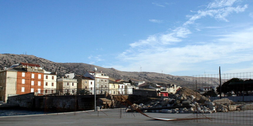 Radovi na mostu – Pag (foto: J. Portada) Radovi na mostu – Pag (foto: J. Portada)