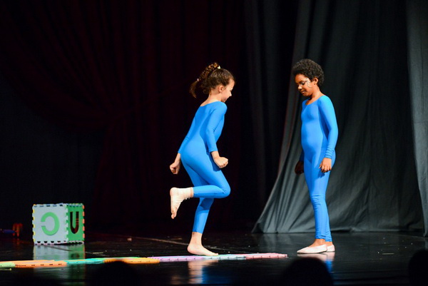 Circo Art u HNK Zadar izveo predstavu “Povratak u prirodu”