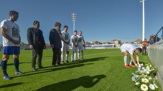 Igrači i navijači NK Zadar obilježili 10. obljetnicu tragične smrti Hrvoja Ćustića Igrači i navijači NK Zadar obilježili 10. obljetnicu tragične smrti Hrvoja Ćustića