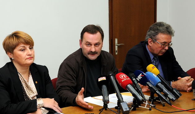 Karlovac, 291112.
Zupanijsko drzavno odvjetnistvo na vecerasnjoj konferenciji za medije iznijelo je rezultate DNA analize i obdukcije na kostima pronadjenim na odmoristu Fulaja kod Josipdola. 
Analizom se potvrdilo da se radi o Antoniji Bilic. 
Na fotogra