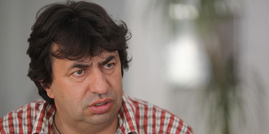 Vlasti grada Paga donose odluku o prokopavanju kanala od grada Paga pa do mjesta Kosljun. Tome se protivi eko udruga koja smatra da bi to narusilo prirodnu ravnotezu, ali i kako bi kanal bio beskoristan te da je u pitanju samo novcana korist. Gradonacelni Vlasti grada Paga donose odluku o prokopavanju kanala od grada Paga pa do mjesta Kosljun. Tome se protivi eko udruga koja smatra da bi to narusilo prirodnu ravnotezu, ali i kako bi kanal bio beskoristan te da je u pitanju samo novcana korist. Gradonacelni