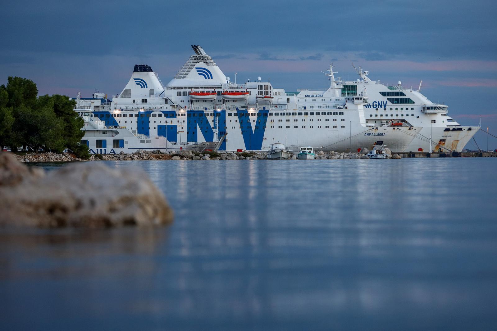 Kruzeri GNV Allegra i GNV Rhapsody na vezu u luci Gaženica