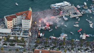Splićani ispratili Olivera na posljednju plovidbu – fotografije iz zraka
