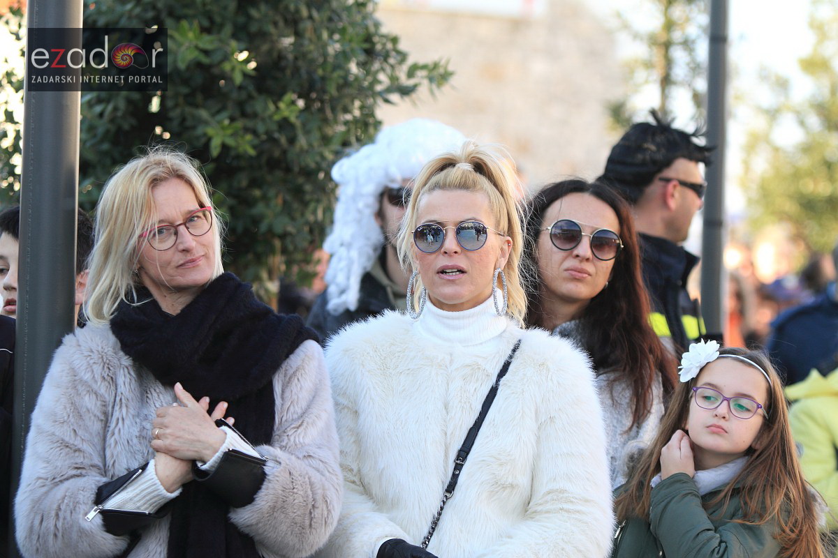 Maškarana povorka Velike Bake u Murteru