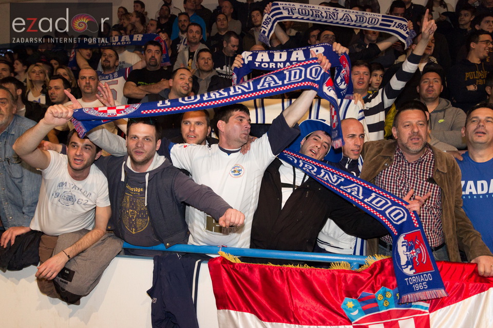 Humanitarno gledanje utakmice Zadar-Cibona u Jazinama Humanitarno gledanje utakmice Zadar-Cibona u Jazinama