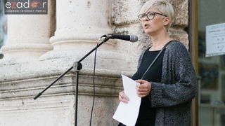 Prosvjedni skup roditelja protiv politike obaveznog cijepljenja Prosvjedni skup roditelja protiv politike obaveznog cijepljenja